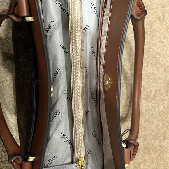 Brand new without tags Calvin Klein Handbag - Picture 3 of 3